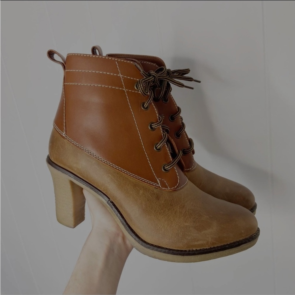 Johnston & Murphy Laced up heeled booties size 8.5